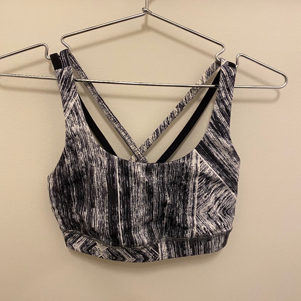 Lululemon sports bra
